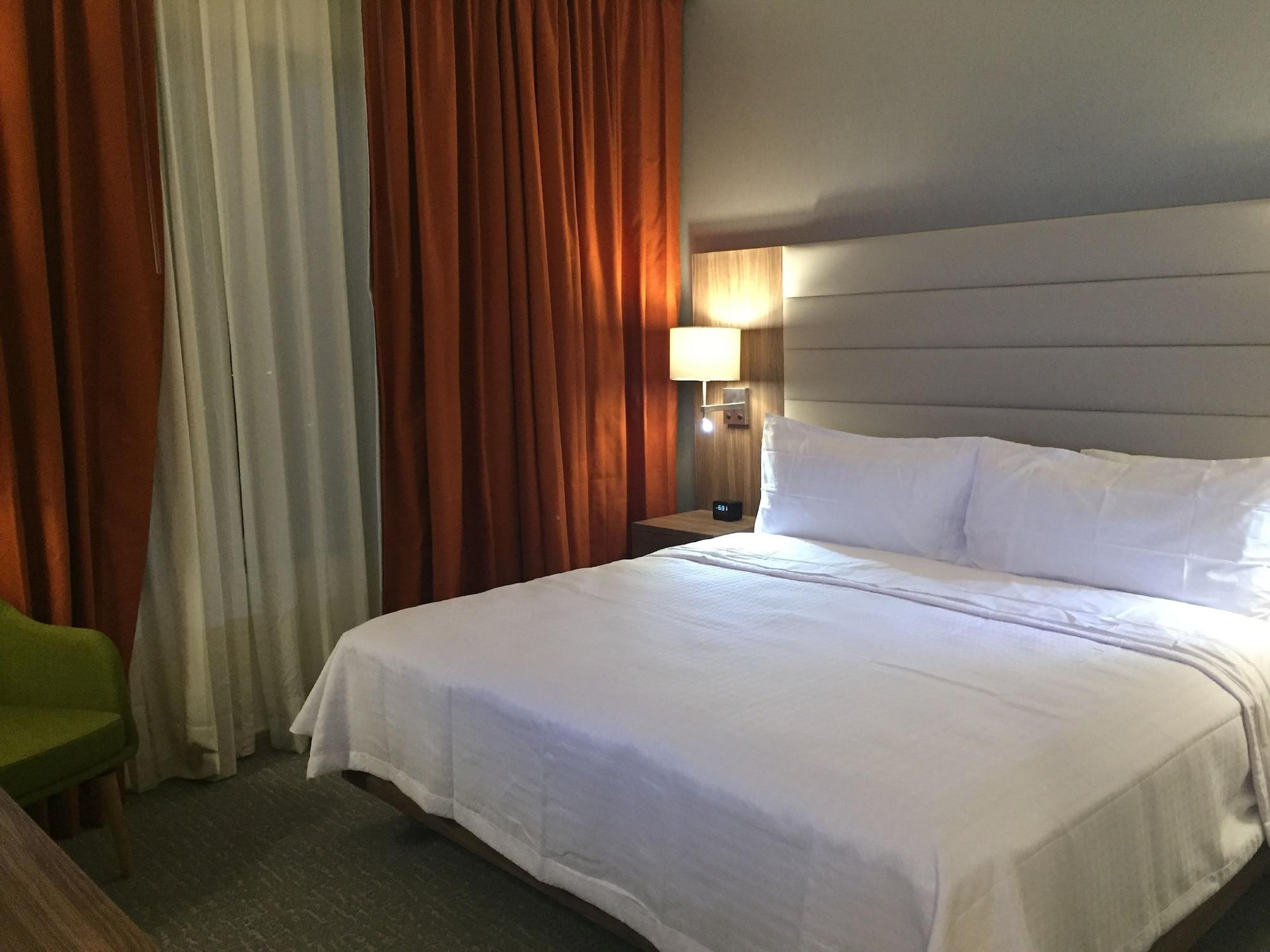 Fiesta Inn Suites Aeropuerto Del Bajio Silao Luaran gambar