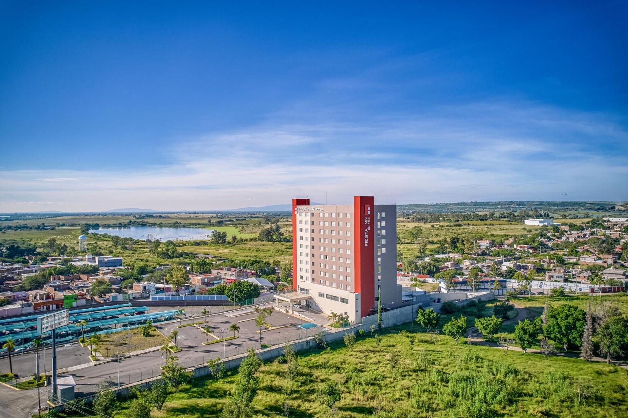 Fiesta Inn Suites Aeropuerto Del Bajio Silao Luaran gambar